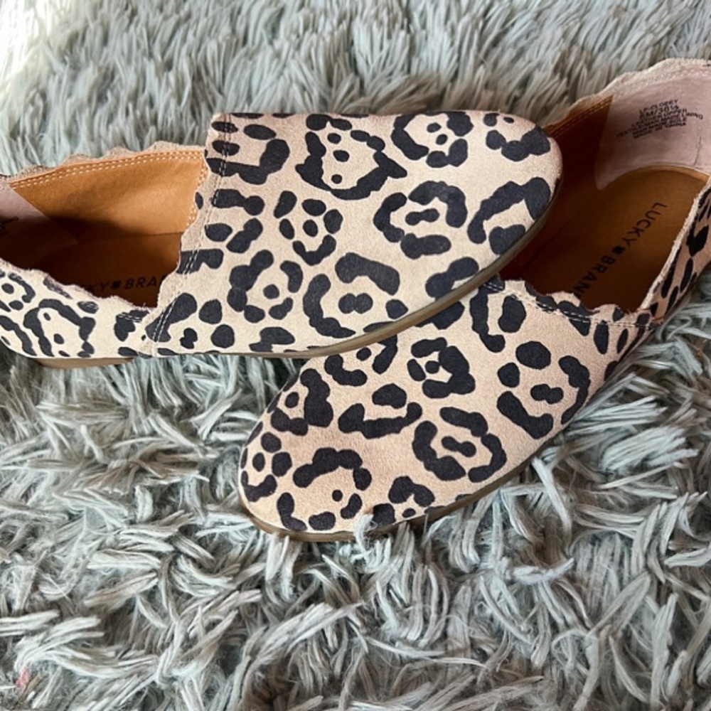 Cloeey Suede Leather Leopard Print Flats - Picture 3 of 7